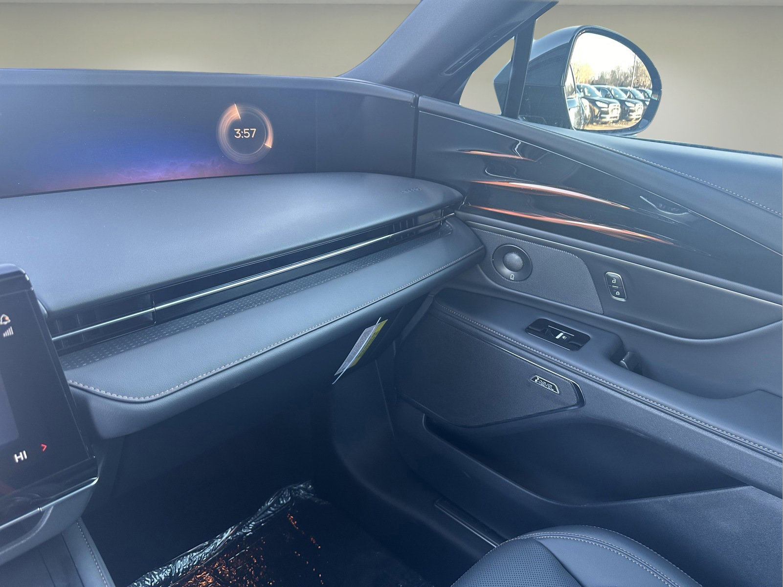 Used 2024 Lincoln Nautilus Premier w/ Equipment Group 102A image 16