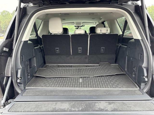 New 2026 Lincoln Navigator L Premier AWD/4WD image 12