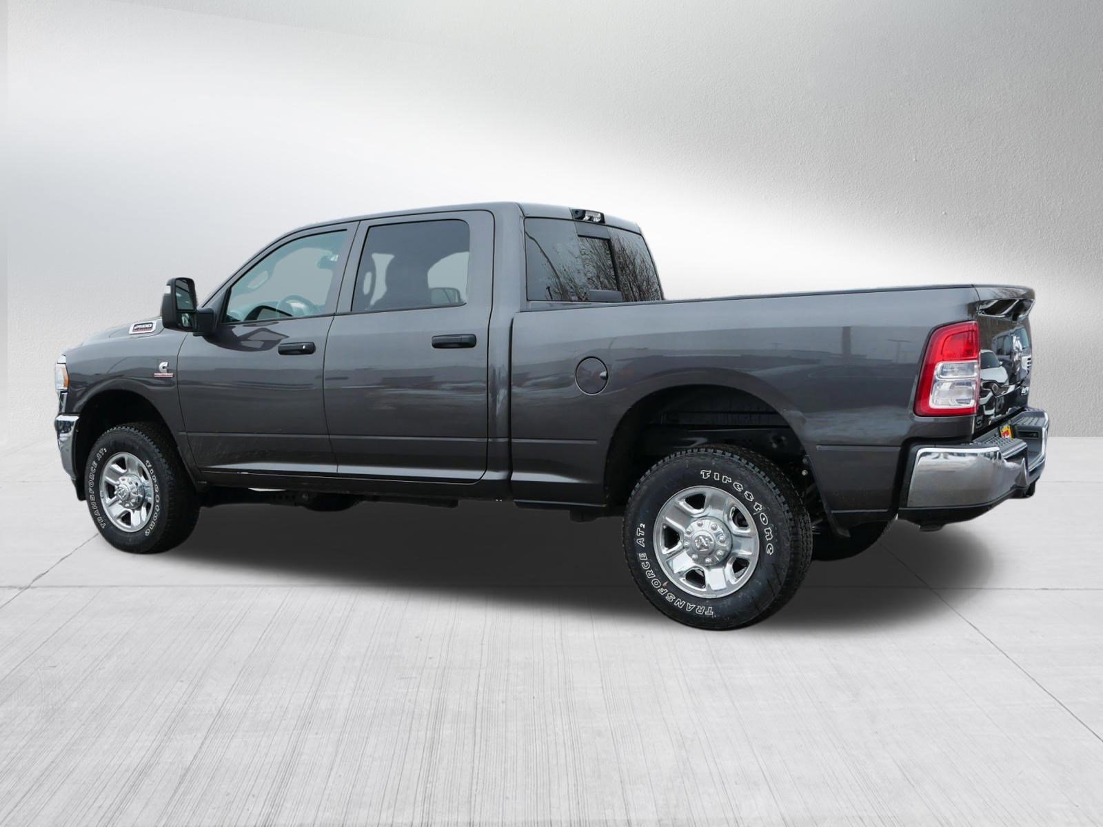 Used 2024 RAM 2500 Tradesman w/ Chrome Appearance Group image 5