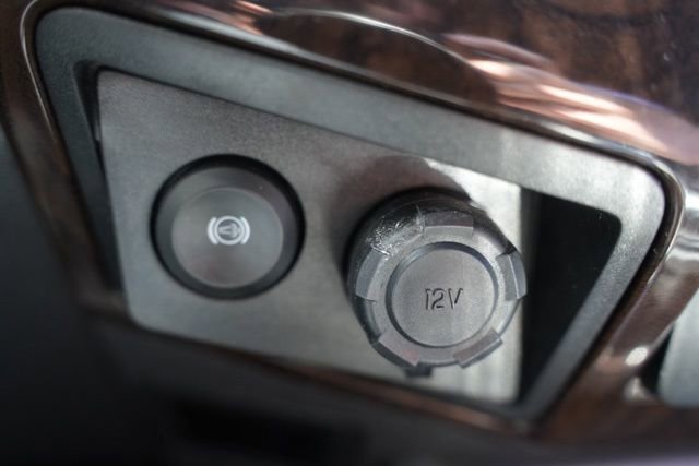 Used 2015 Ford F250 Platinum w/ FX4 Off-Road Package AWD/4WD image 32