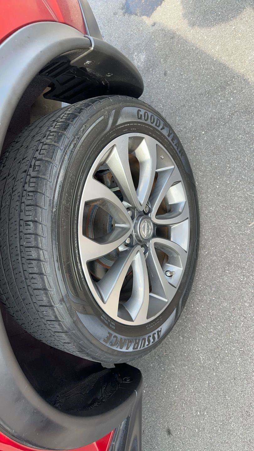 Used 2017 Nissan Juke SV image 16