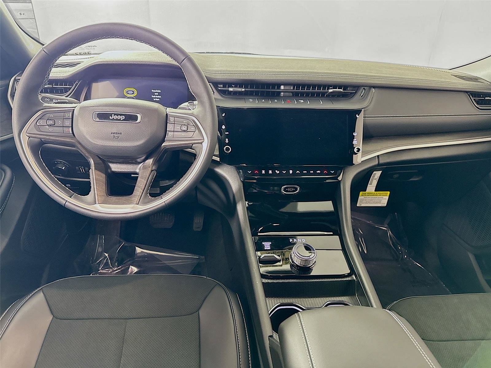 New 2026 Jeep Grand Cherokee Altitude AWD/4WD image 2
