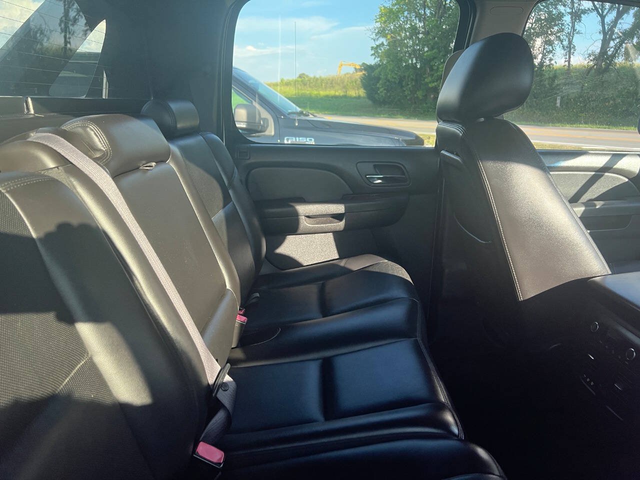 Used 2011 Chevrolet Avalanche LTZ RWD image 13