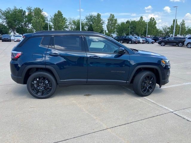New 2026 Jeep Compass Latitude AWD/4WD image 5