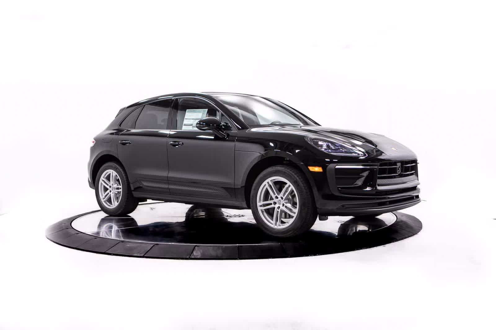 Certified 2026 Porsche Macan AWD/4WD image 9