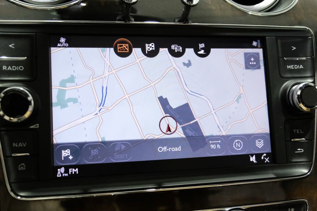 Used 2019 Bentley Bentayga image 16