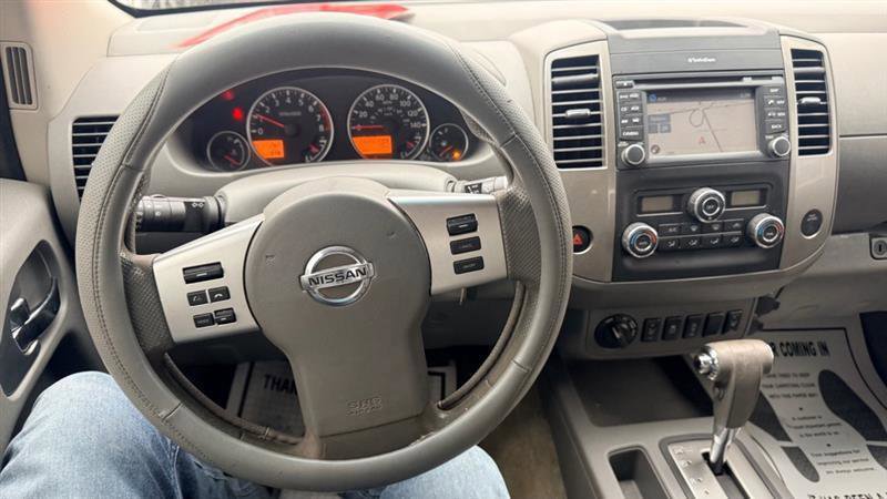 Used 2013 Nissan Frontier SL image 24