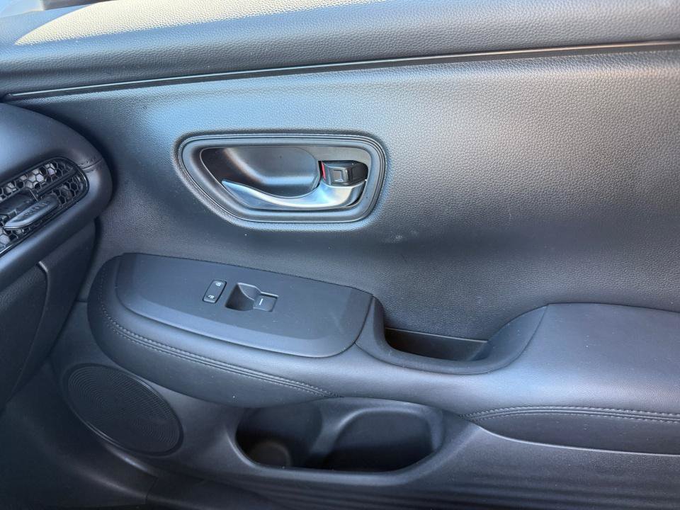 Certified 2025 Honda HR-V LX image 35