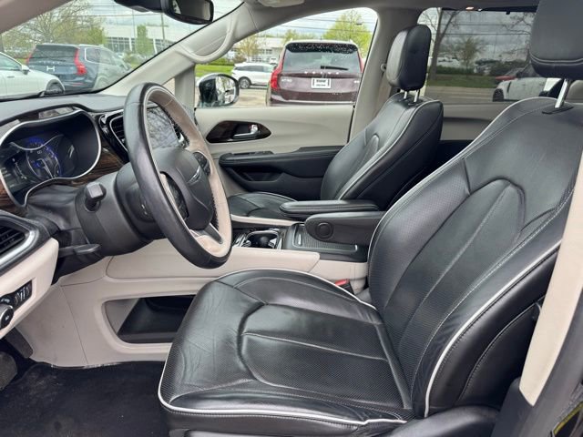 Used 2021 Chrysler Pacifica Limited AWD/4WD image 10