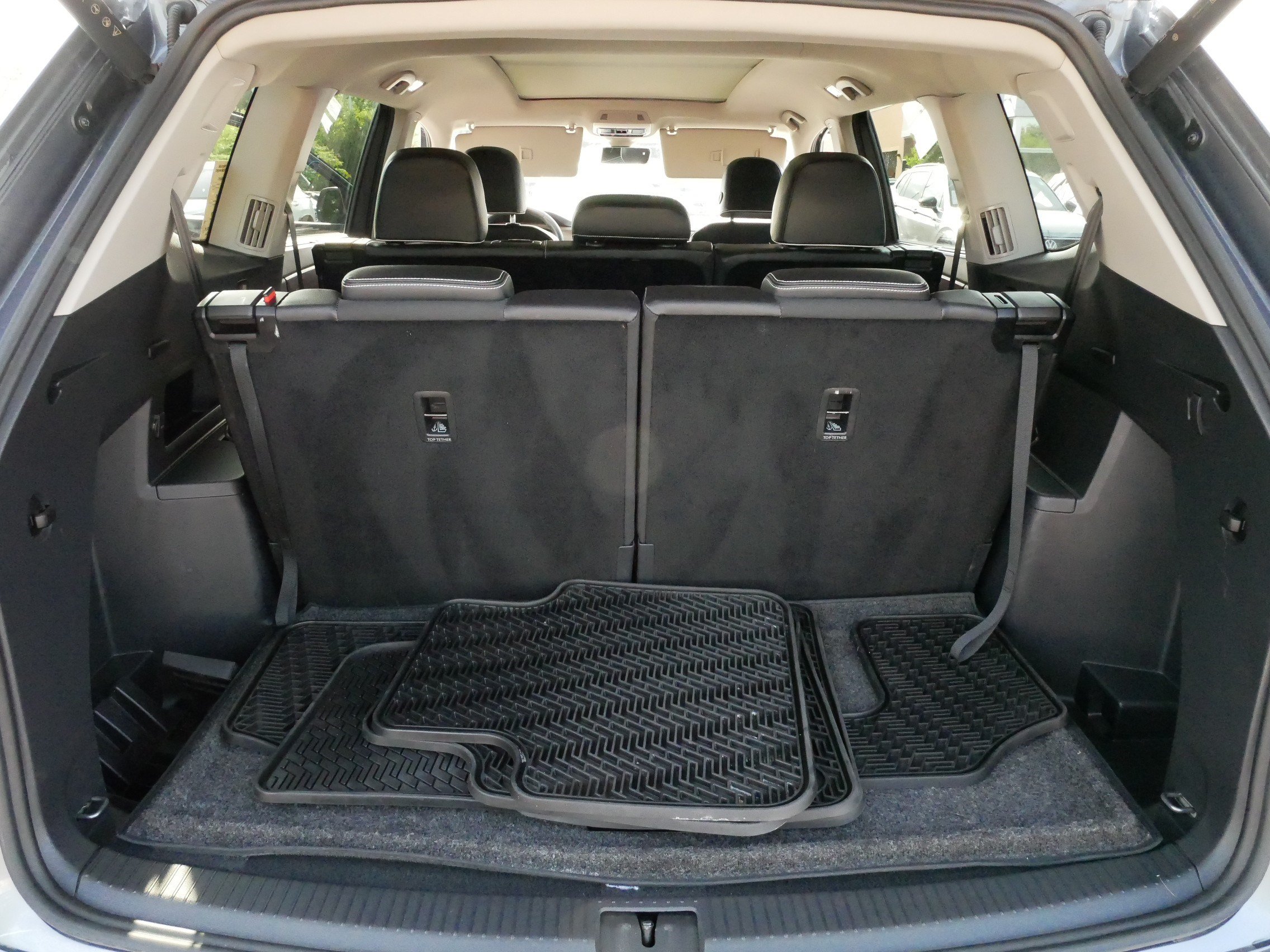 Certified 2024 Volkswagen Atlas SEL Premium R-Line AWD/4WD image 18