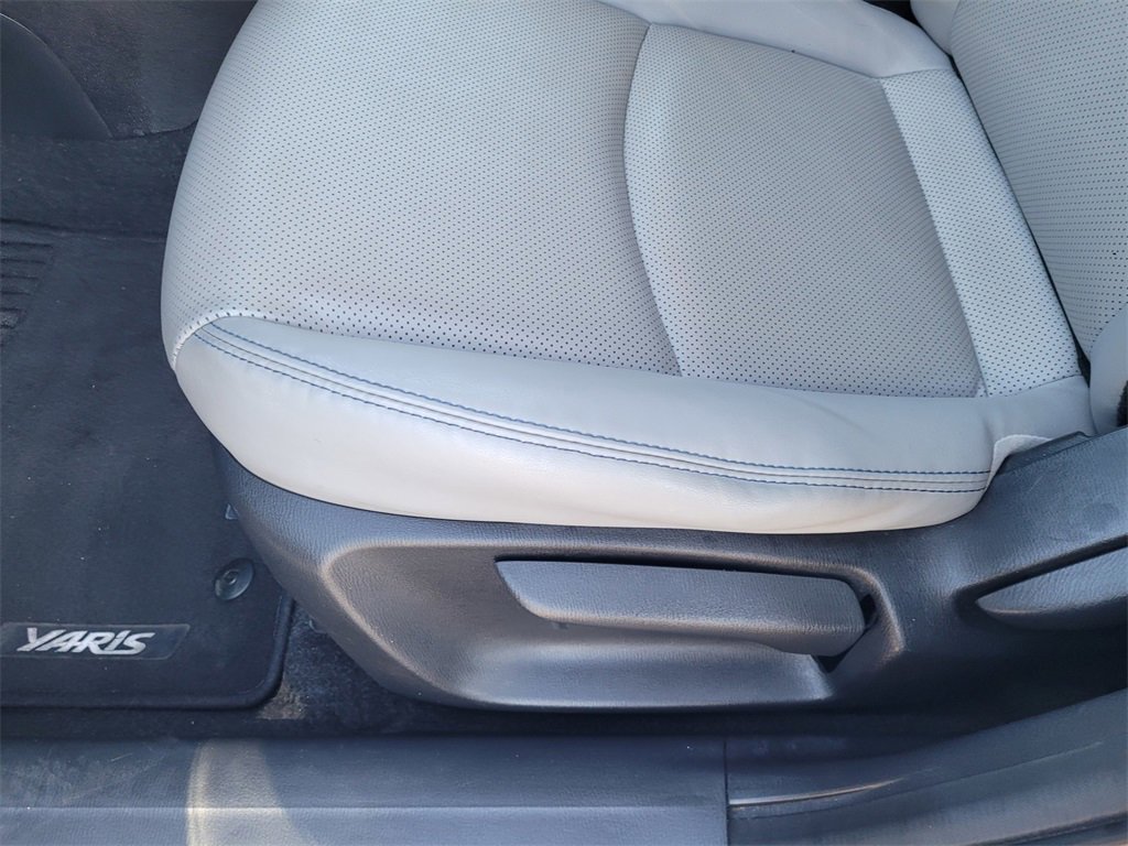 Used 2020 Toyota Yaris XLE image 27