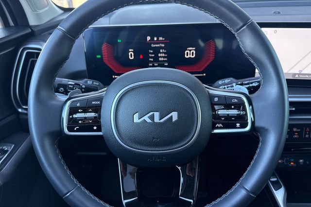Certified 2025 Kia Sorento EX AWD/4WD image 32