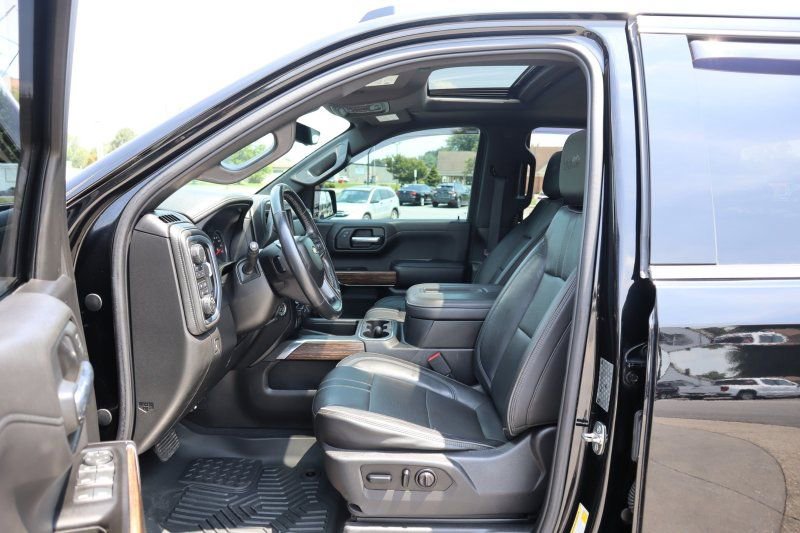 Used 2019 Chevrolet Silverado 1500 High Country w/ Technology Package image 10