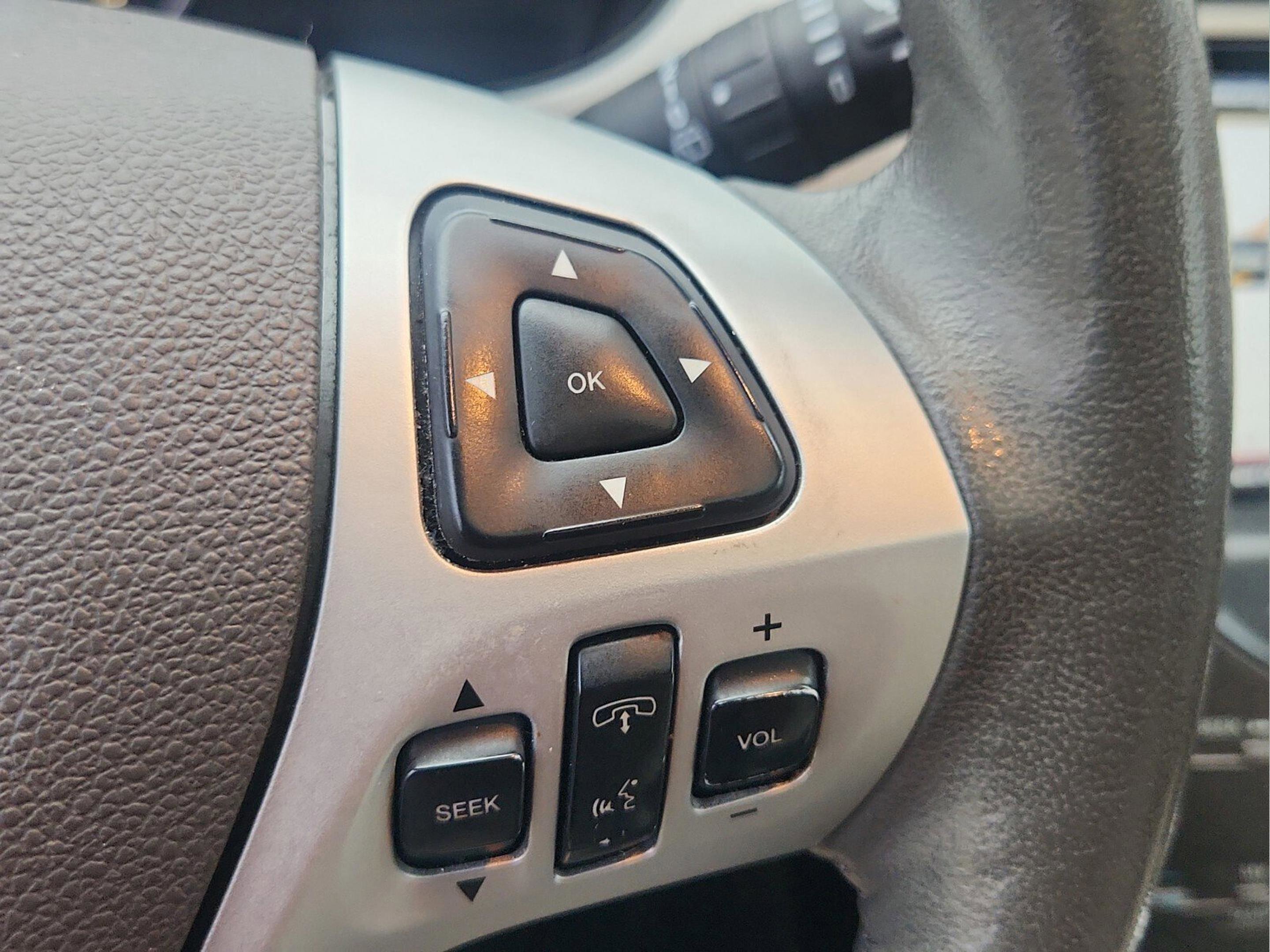 Used 2013 Ford Edge SEL image 21