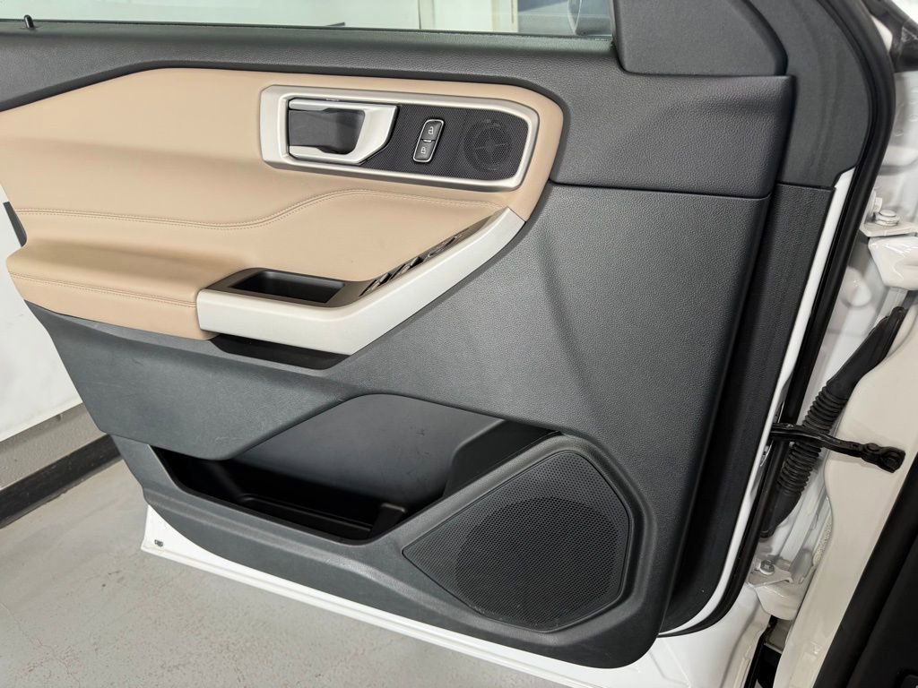 Used 2024 Ford Explorer XLT w/ Equipment Group 202A image 14