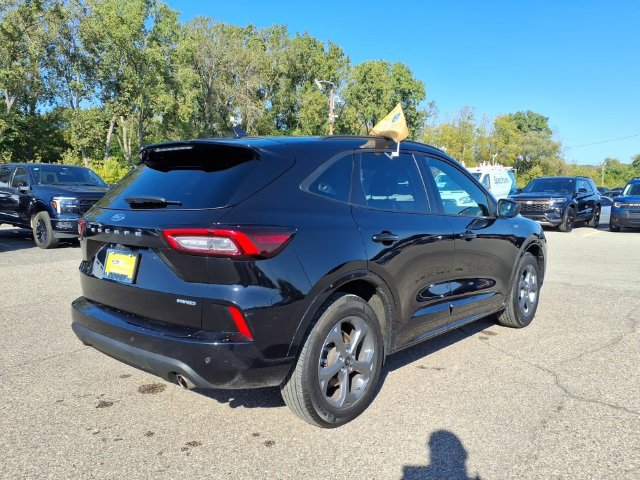 Certified 2023 Ford Escape ST-Line w/ Tech Pack #1 AWD/4WD image 7