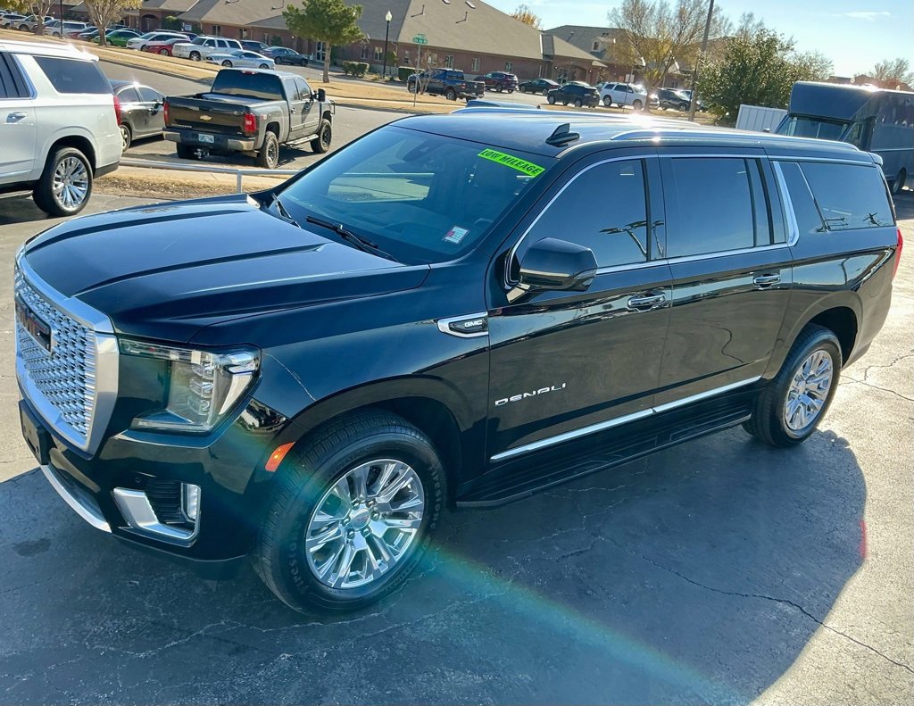 Used 2021 GMC Yukon XL Denali image 5