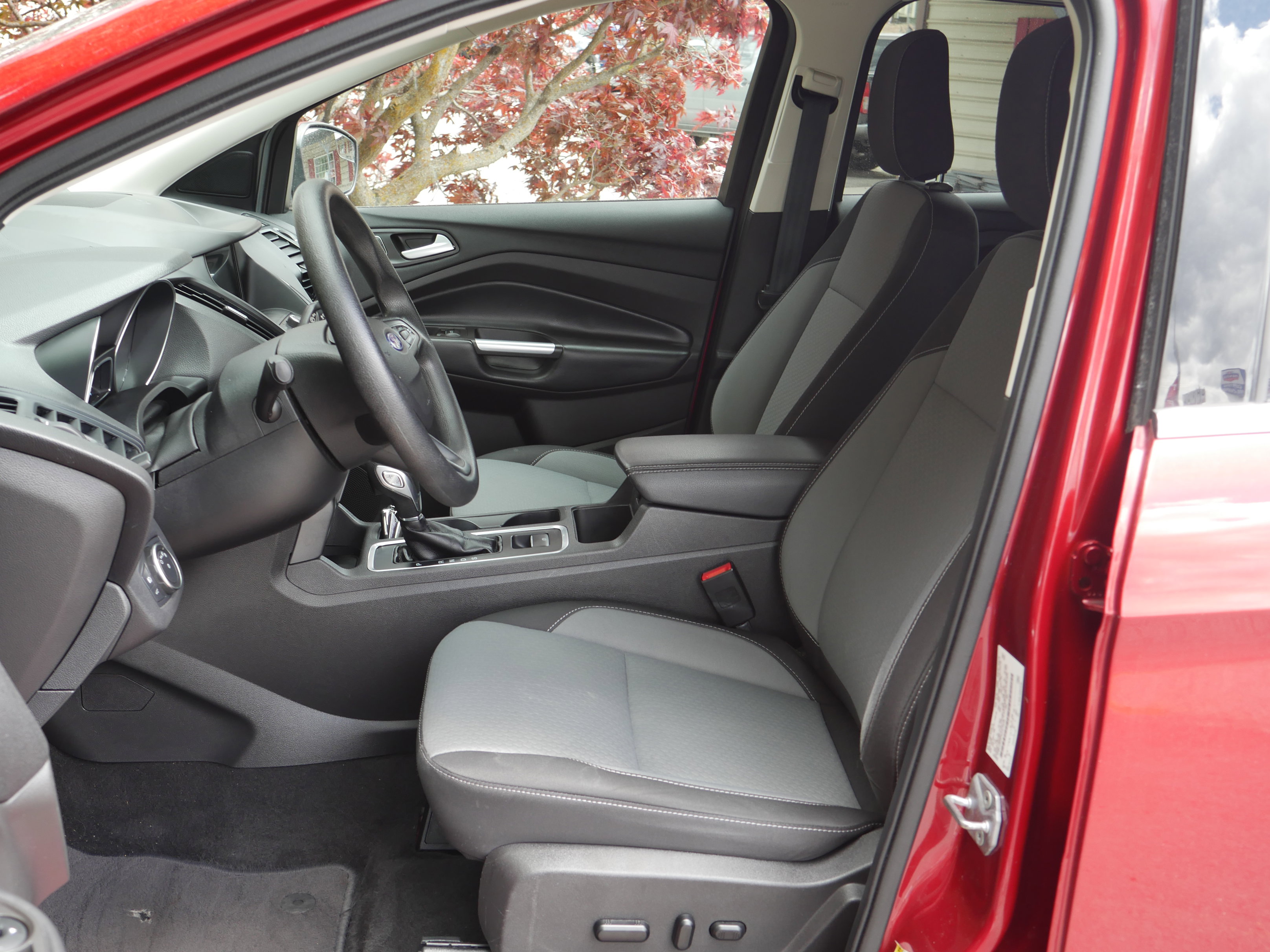 Used 2019 Ford Escape SE AWD/4WD image 3
