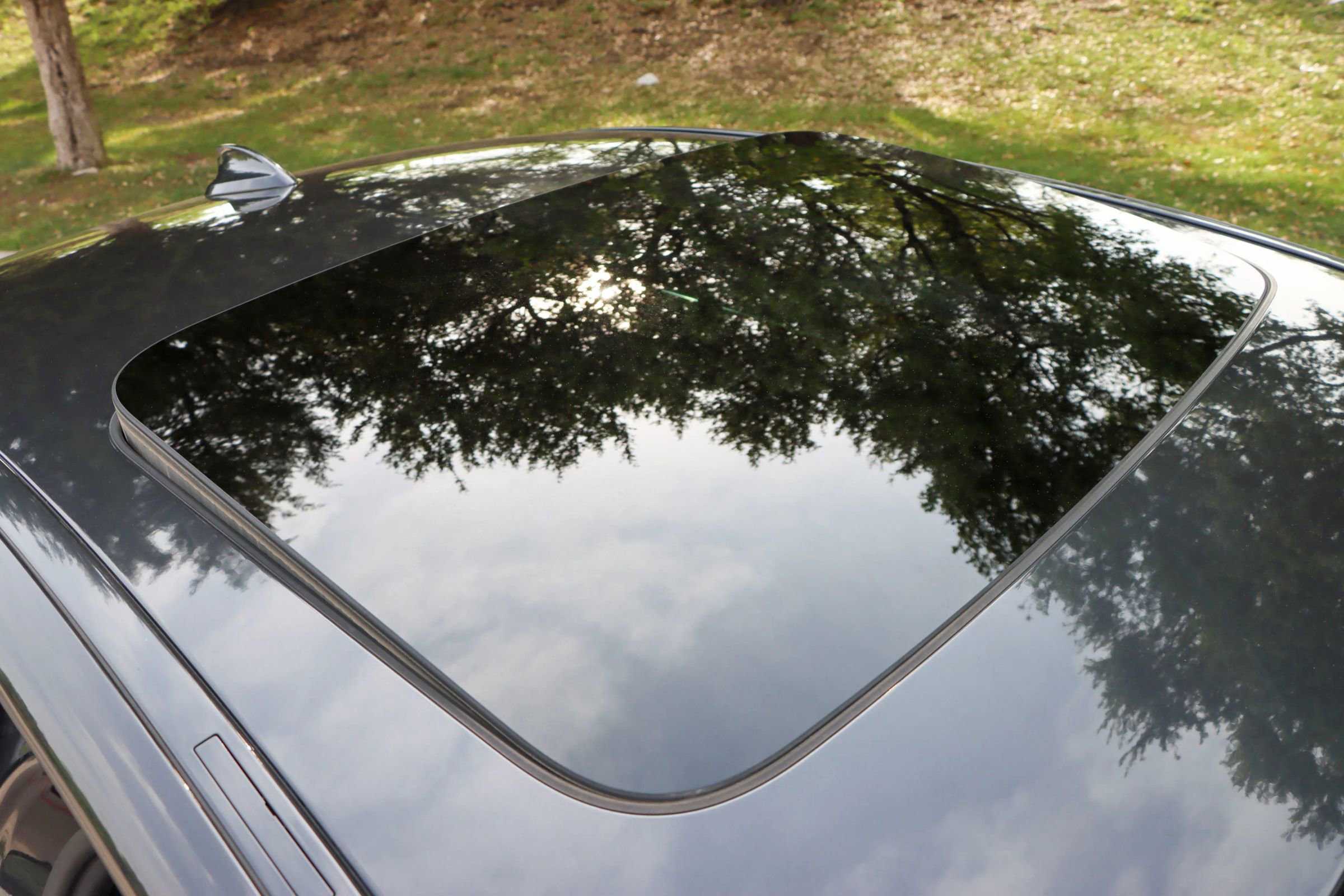 Used 2019 BMW 530e w/ Convenience Package image 9