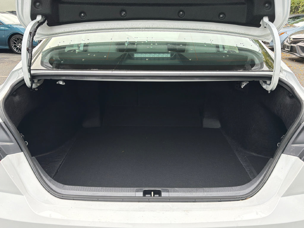 Used 2025 Toyota Camry SE FWD image 6