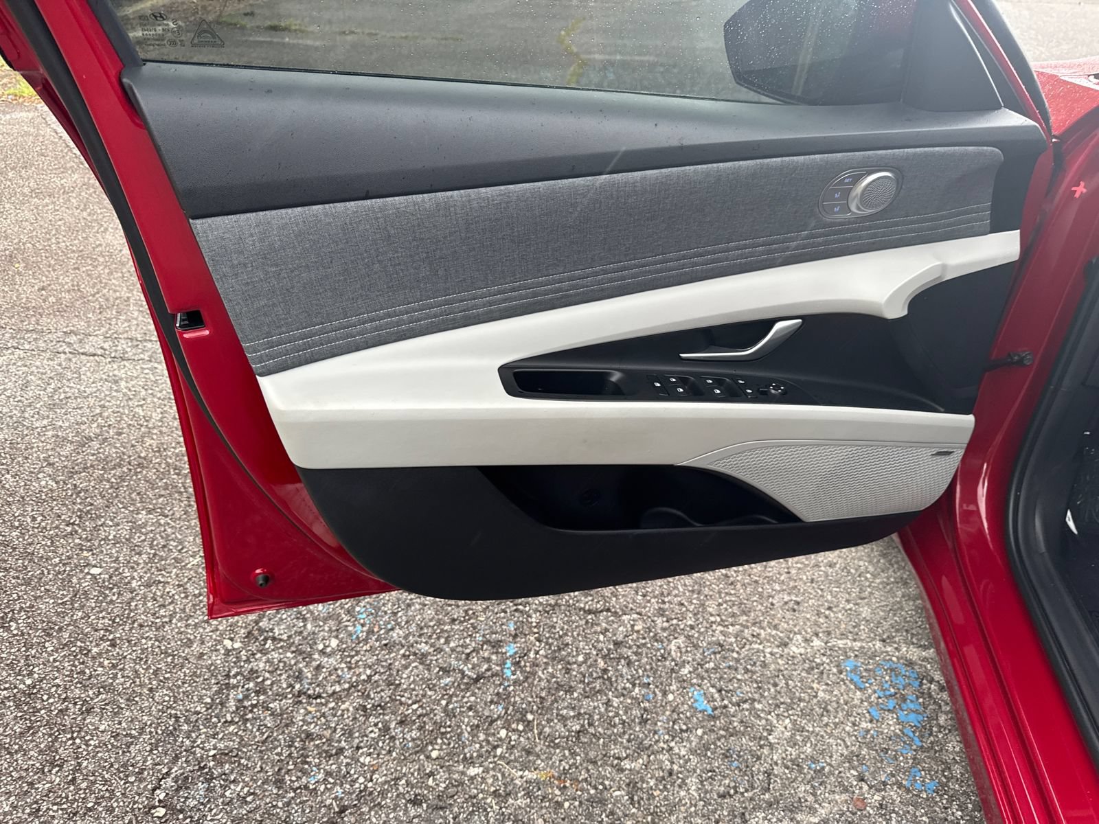 Used 2023 Hyundai Elantra Limited FWD image 10