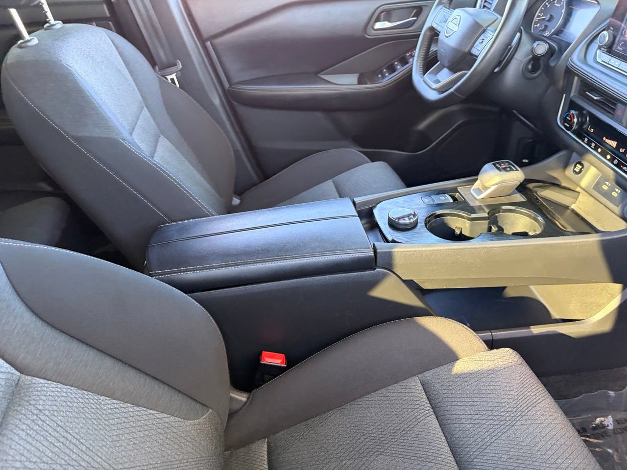 Certified 2025 Nissan Rogue SV AWD/4WD image 12