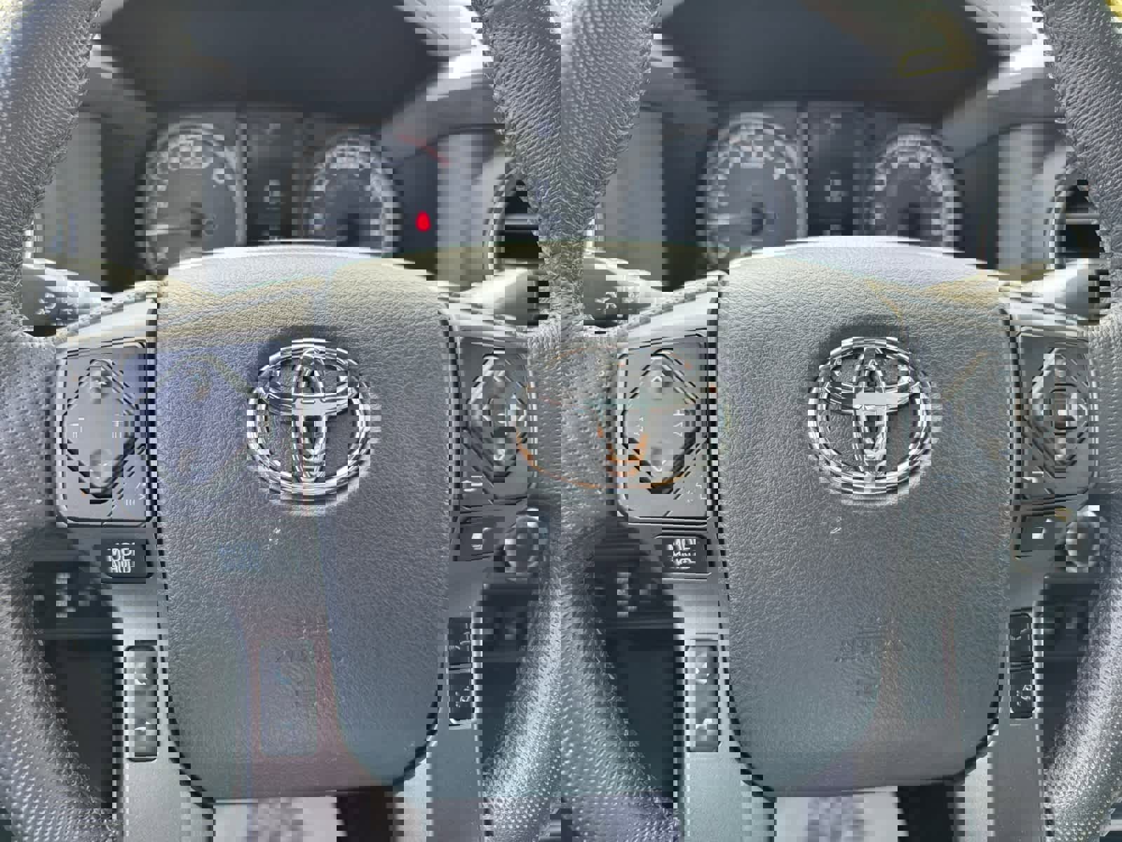 Used 2019 Toyota Tacoma TRD Sport AWD/4WD image 18