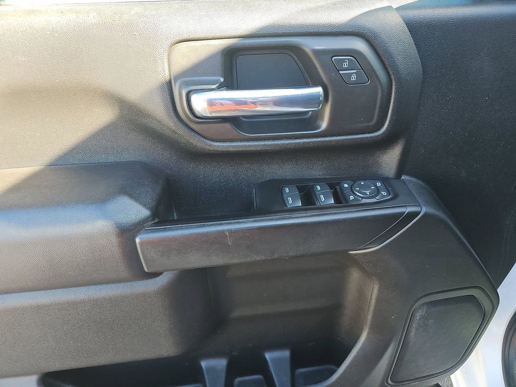 Used 2022 Chevrolet Silverado 2500 Custom w/ Custom Value Package AWD/4WD image 9
