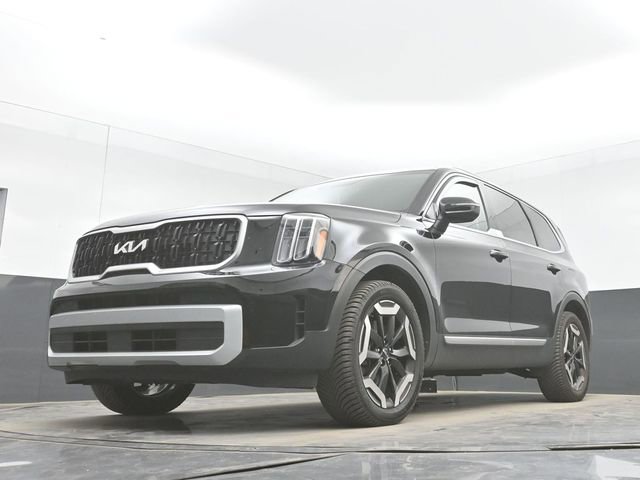 Used 2024 Kia Telluride EX w/ EX Captain's Chair Package AWD/4WD image 29
