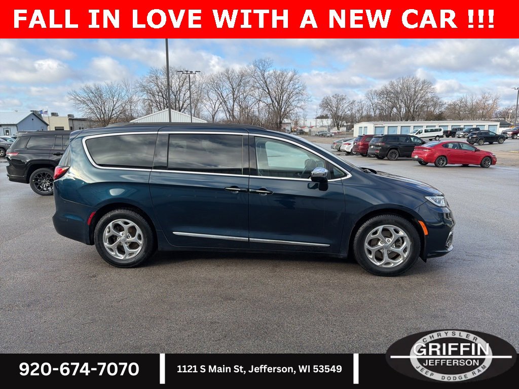 Used 2022 Chrysler Pacifica Limited image 6