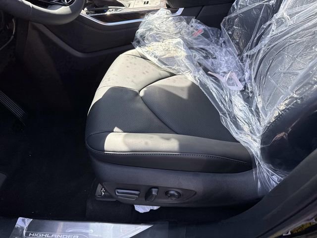 Used 2026 Toyota Highlander Platinum AWD/4WD image 15