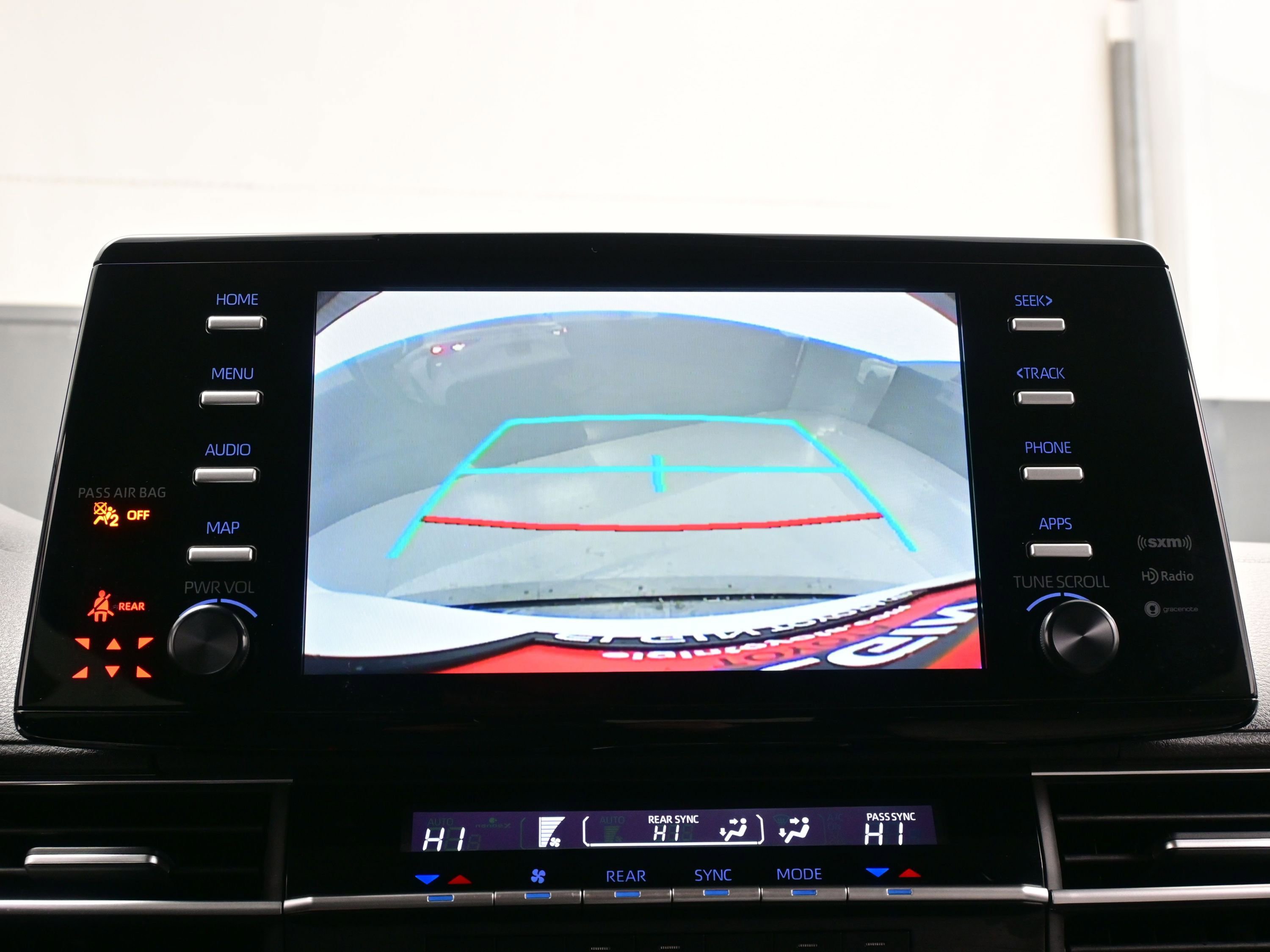 Used 2024 Toyota Sienna LE image 19