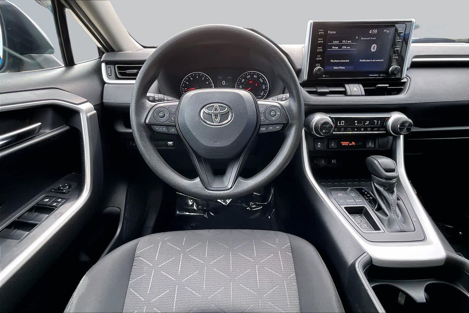 Used 2019 Toyota RAV4 XLE FWD image 6
