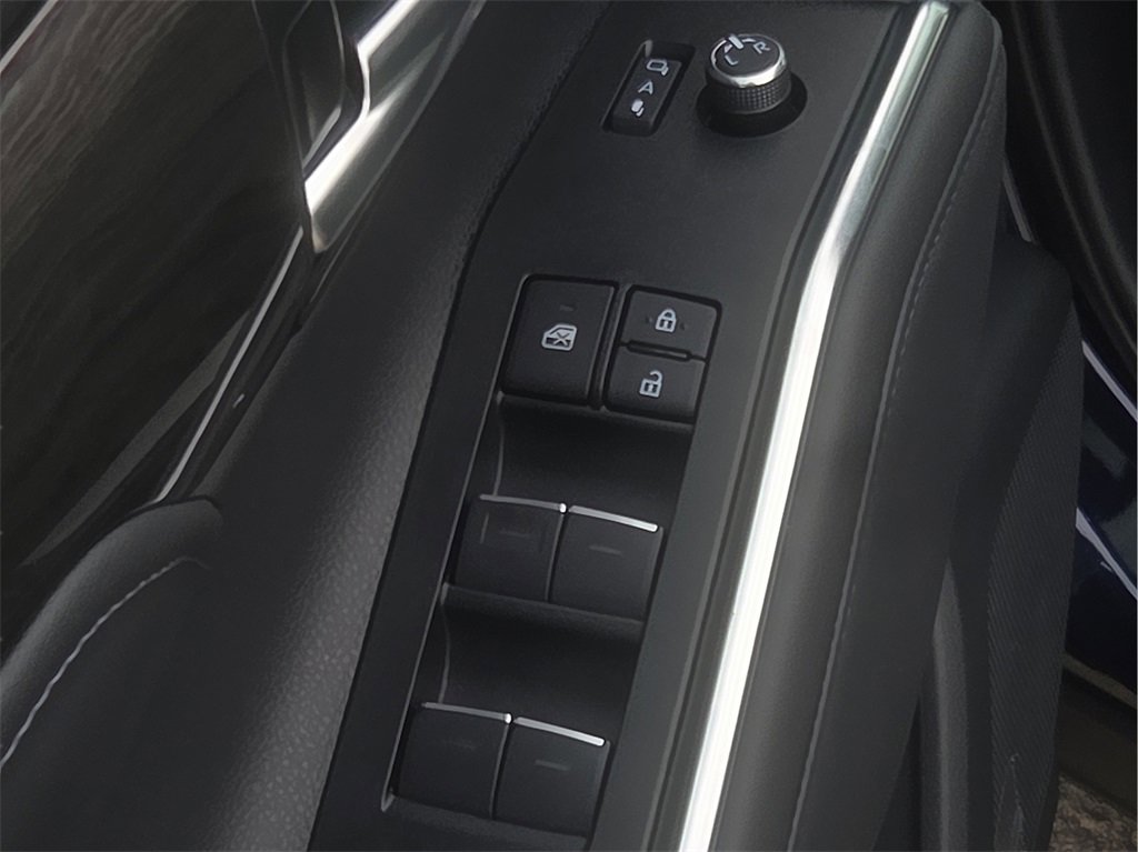 New 2026 Toyota Highlander Platinum image 18