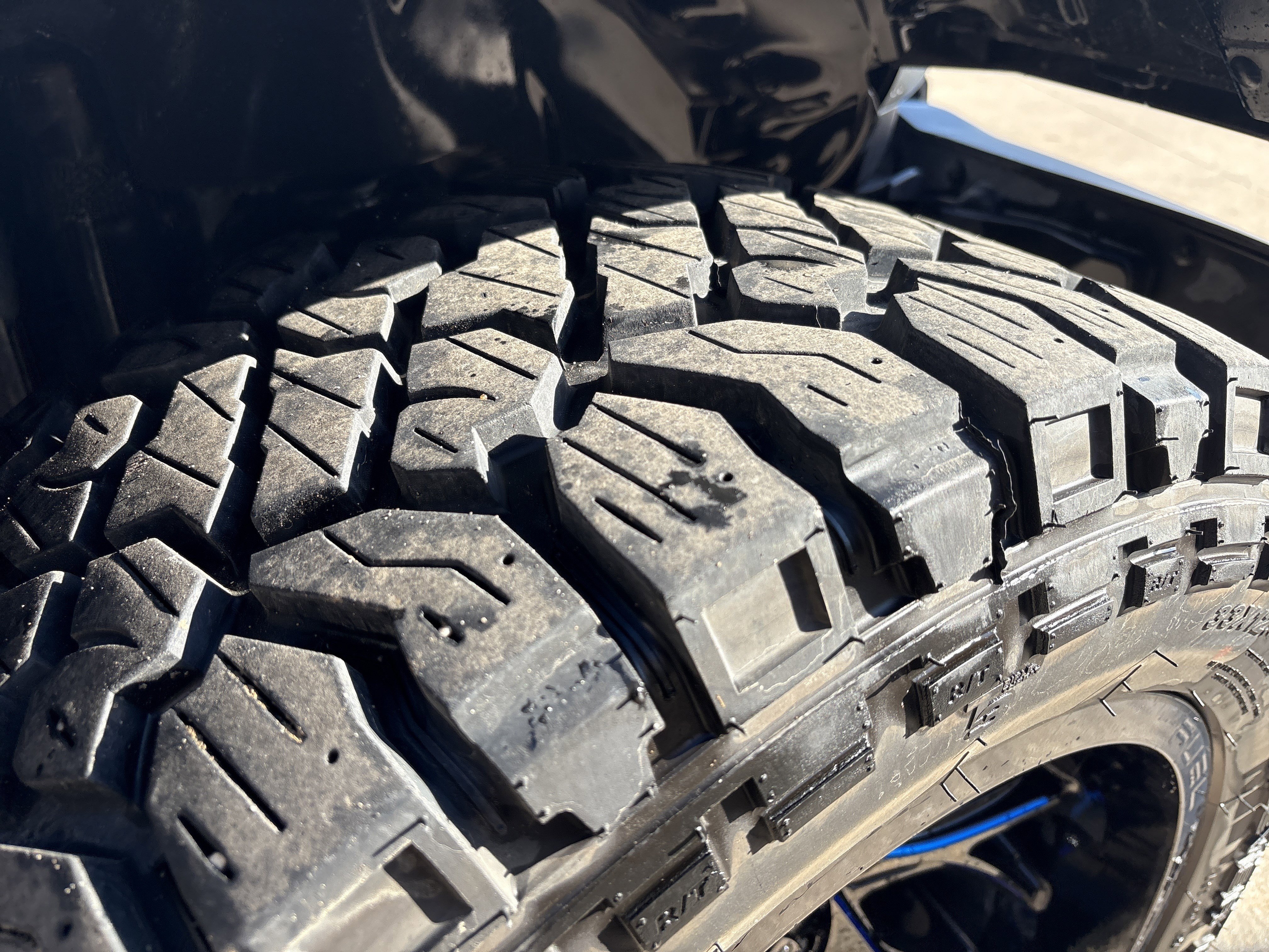 Used 2024 Jeep Wrangler Unlimited Sahara w/ Technology Group image 12