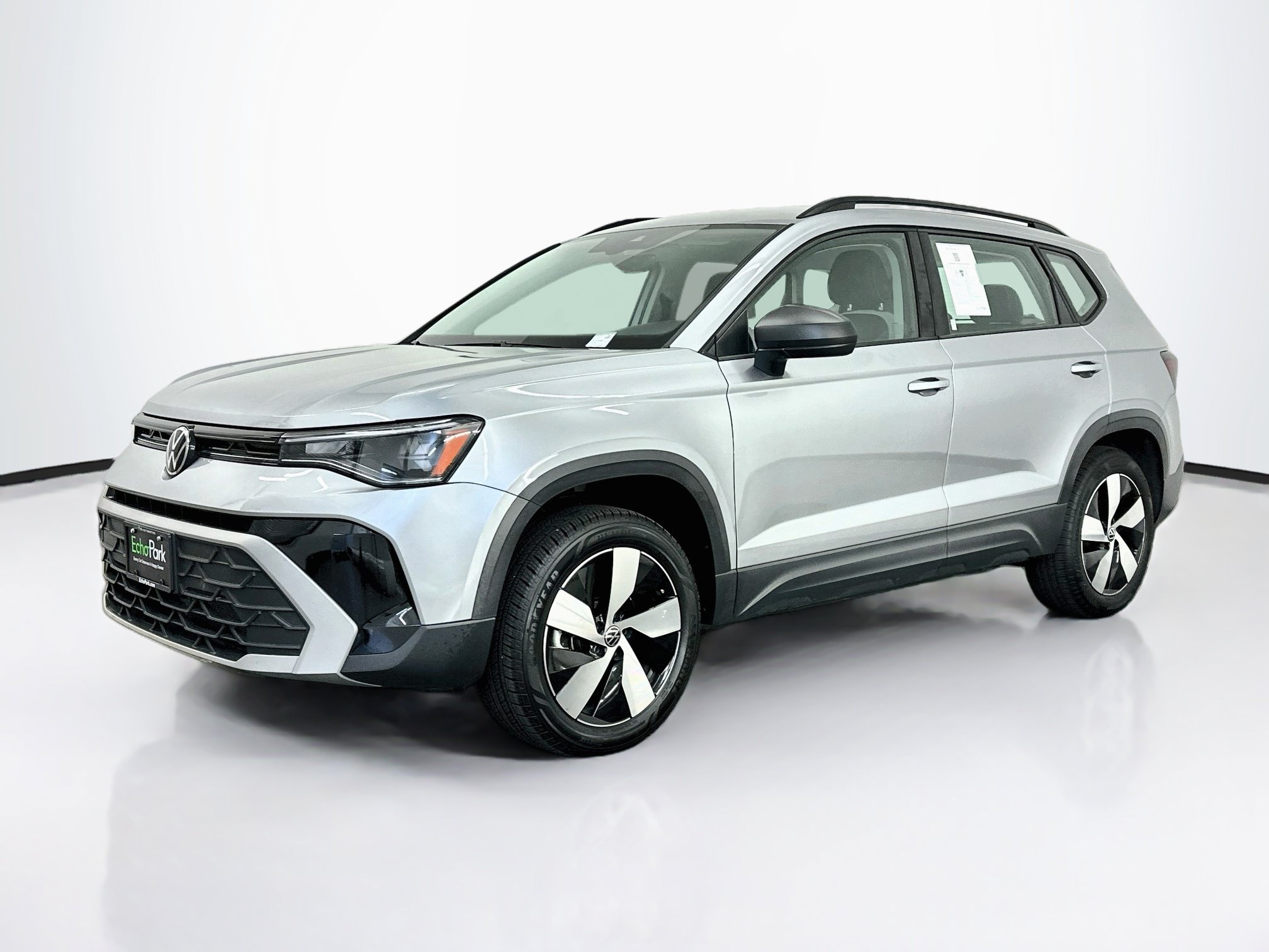 Used 2025 Volkswagen Taos S AWD/4WD image 3