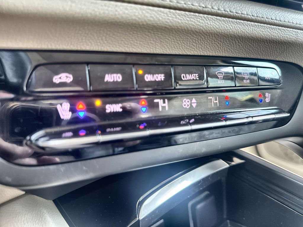 Used 2023 Buick Envision Avenir AWD/4WD image 19