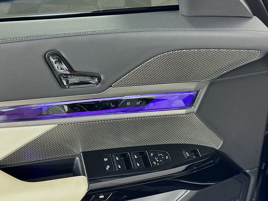 Used 2024 BMW 760i xDrive image 25