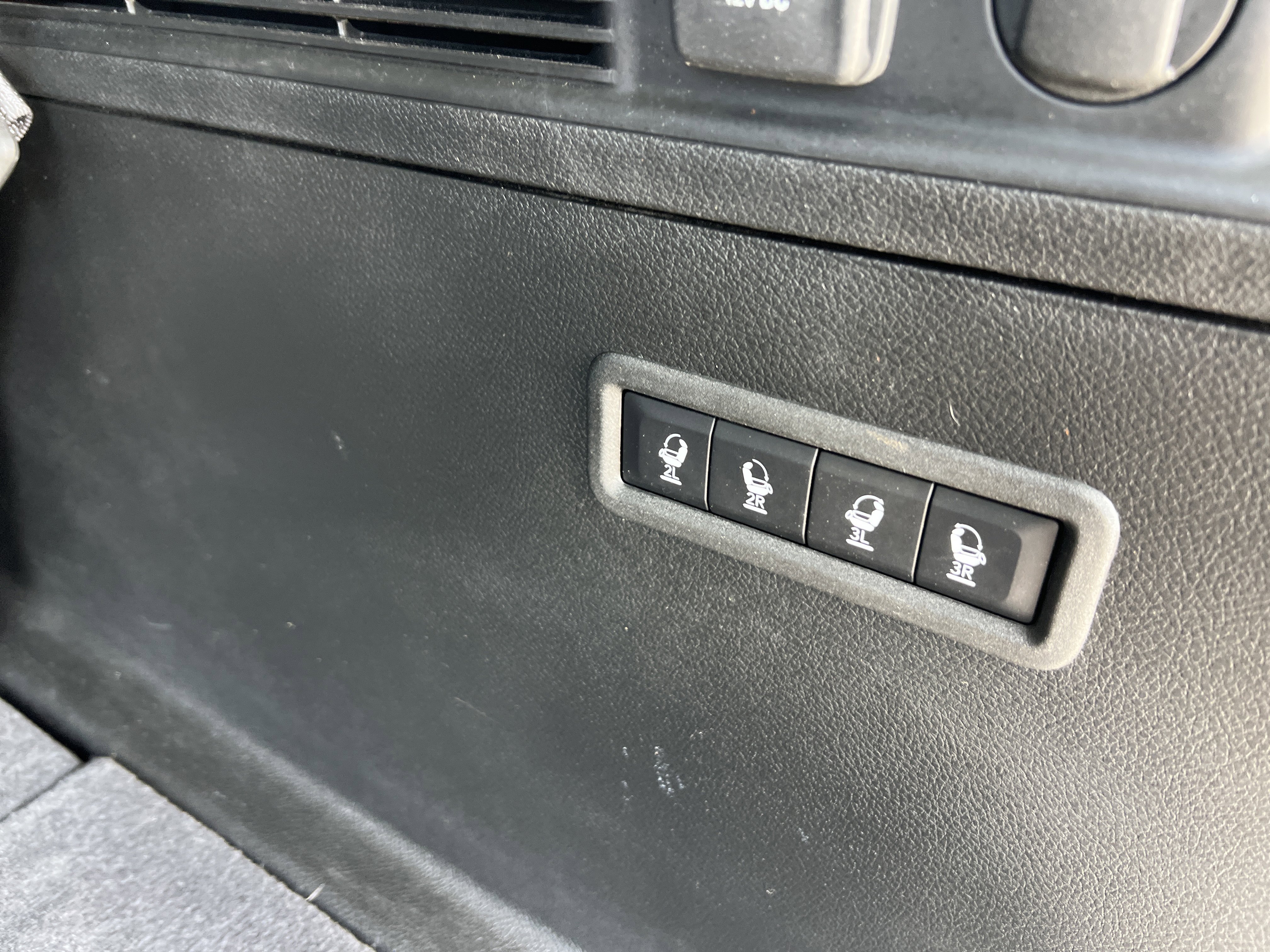 Used 2022 Jeep Wagoneer Series III w/ Convenience Group I image 11