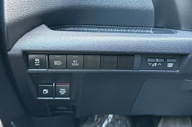Used 2025 Toyota Sienna Limited image 34