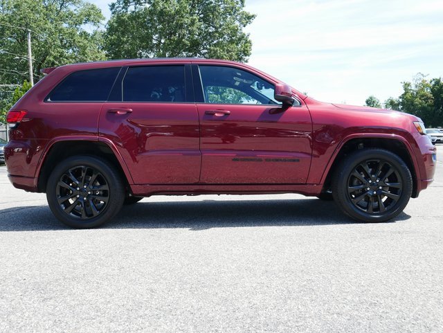Used 2022 Jeep Grand Cherokee Laredo X image 8
