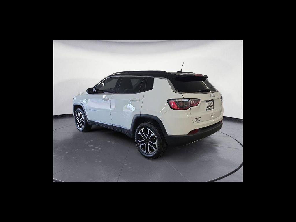 Used 2023 Jeep Compass Limited w/ Sun and Sound Group AWD/4WD image 4