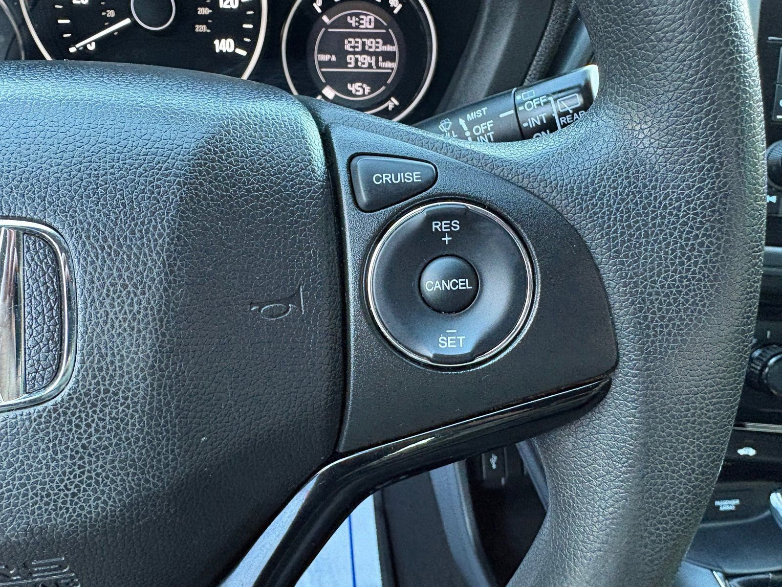 Used 2016 Honda HR-V LX image 38