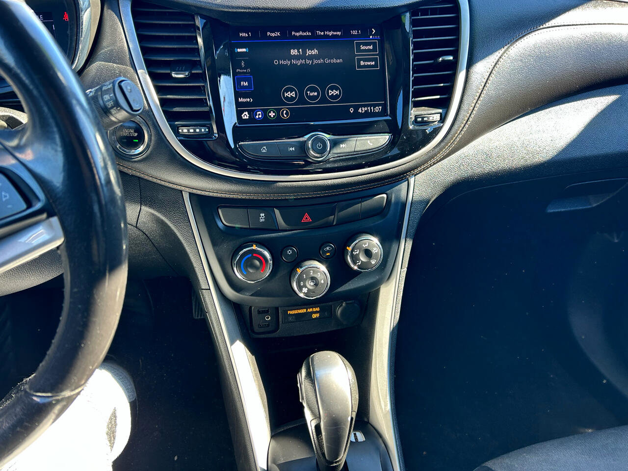 Used 2020 Chevrolet Trax LT w/ Redline Edition image 4