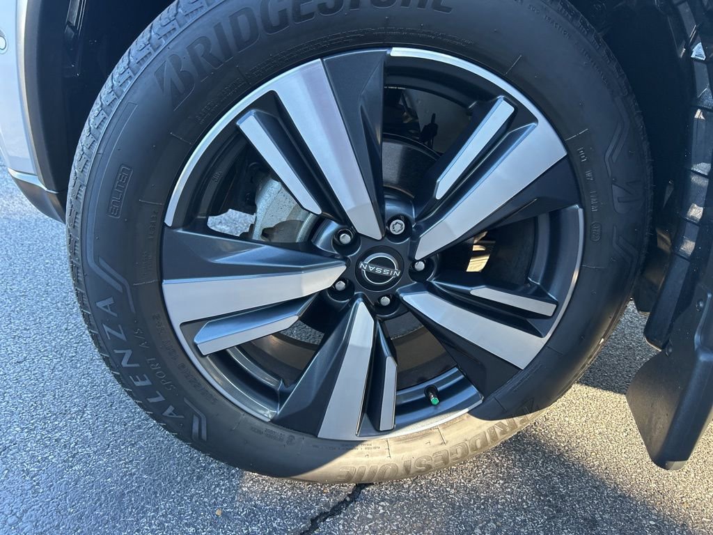 Used 2023 Nissan Rogue SL w/ SL Premium Package image 40