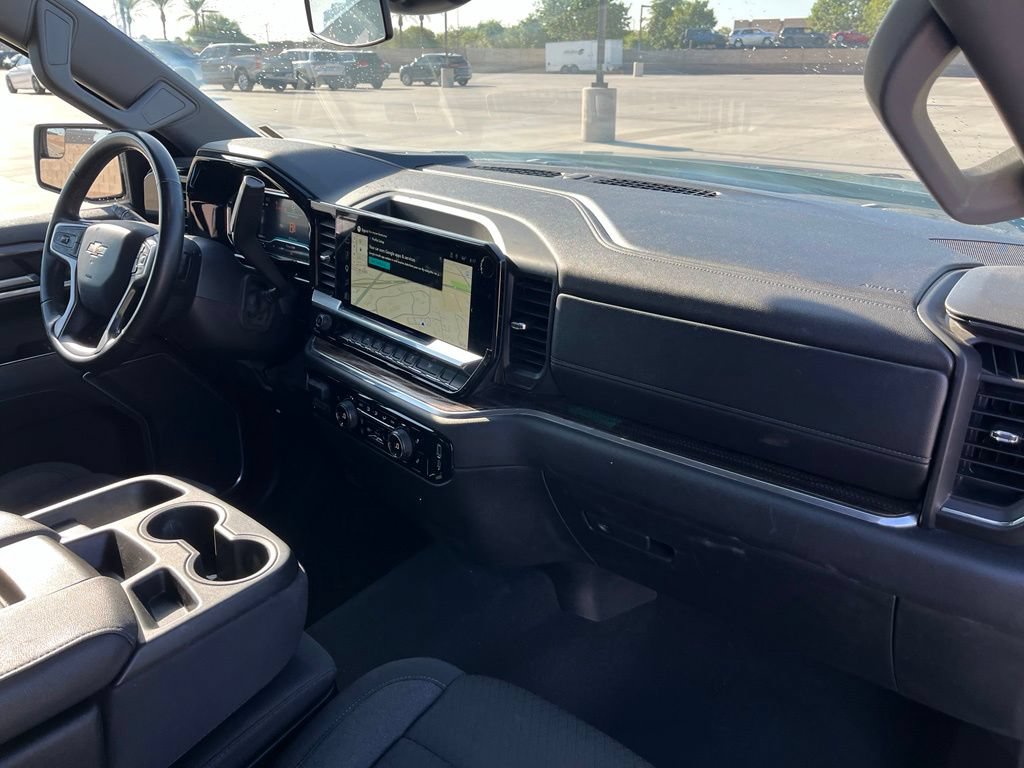 Used 2025 Chevrolet Silverado 1500 LT RWD image 14