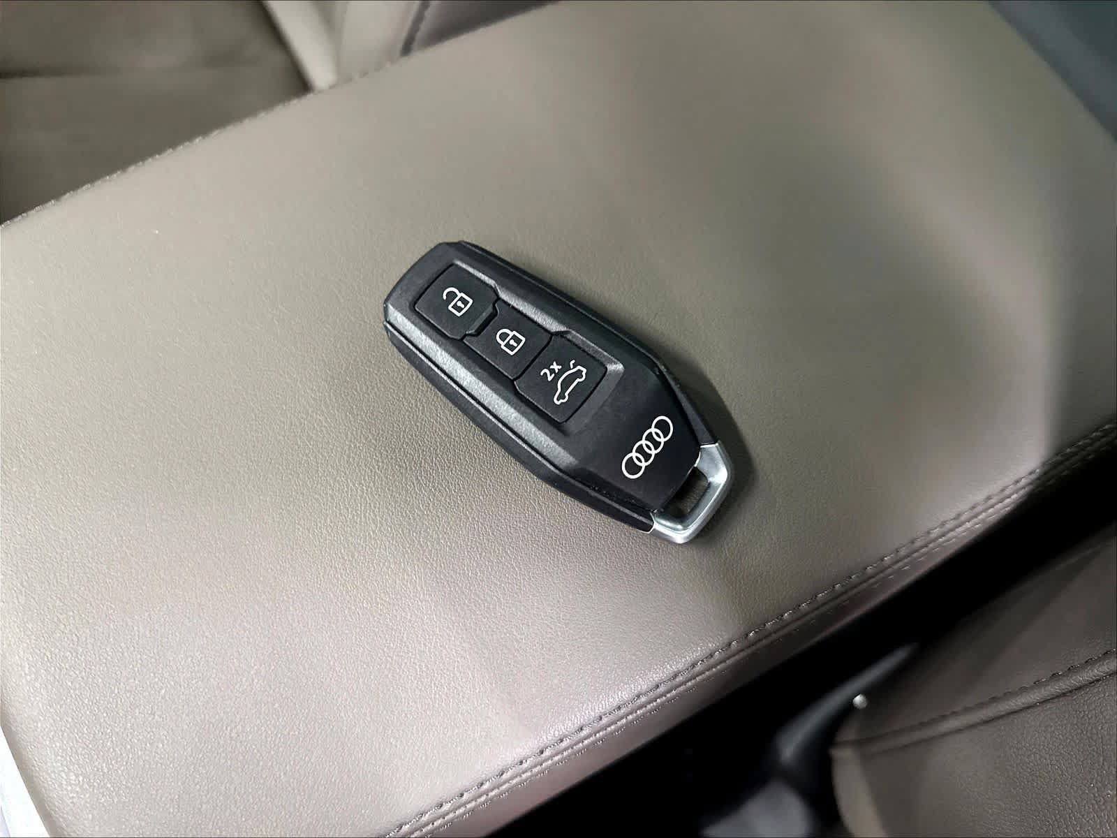 Used 2025 Audi Q5 Prestige AWD/4WD image 12