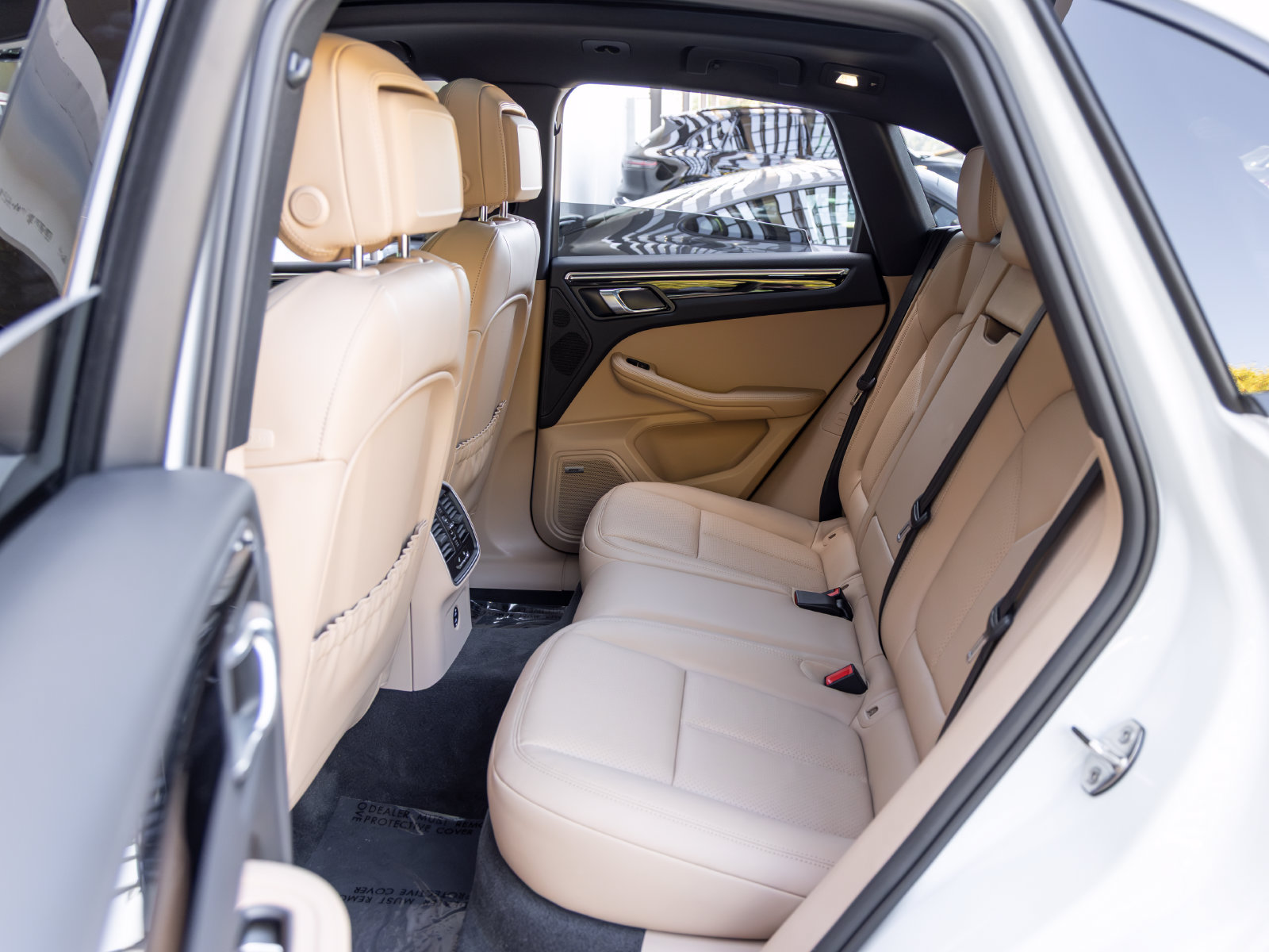 Certified 2026 Porsche Macan AWD/4WD image 49
