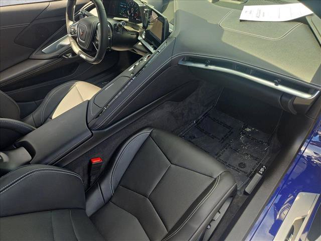 Used 2025 Chevrolet Corvette Z06 RWD image 19