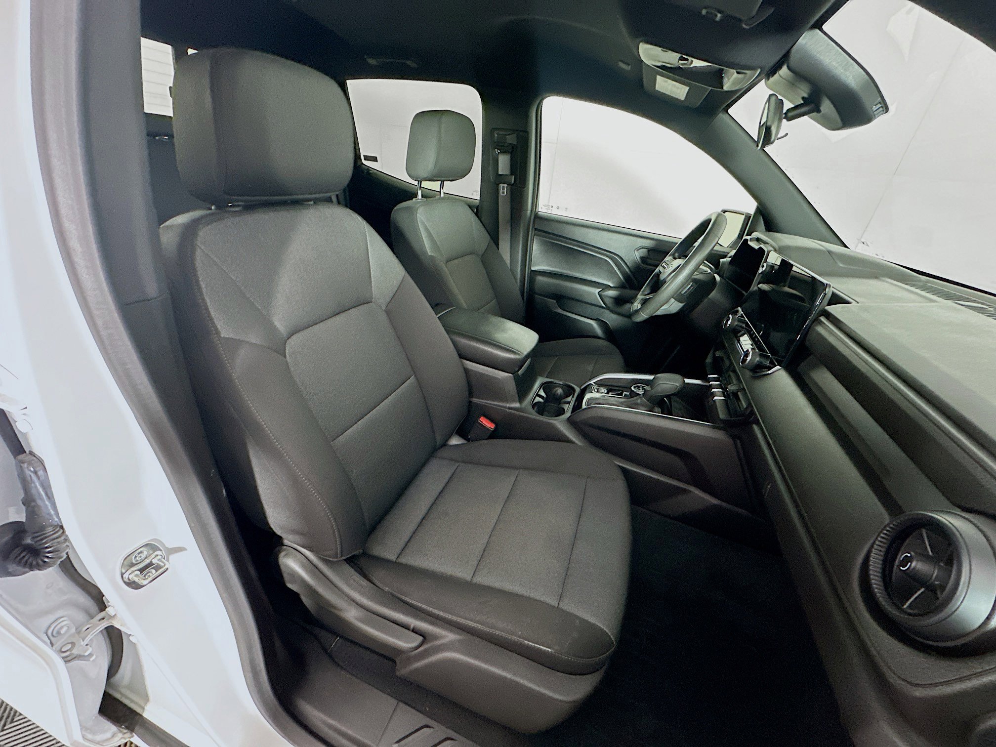 Used 2024 Chevrolet Colorado Trail Boss w/ Advanced Trailering Package image 31